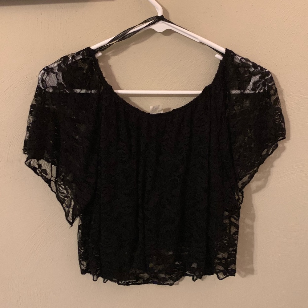 Lace cropped top